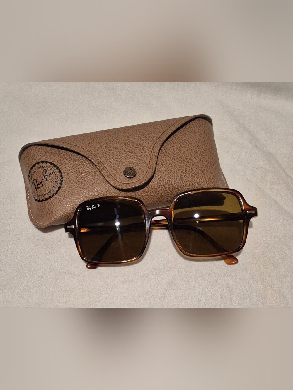 Ray-Ban Square II RB1973 sunglasses in a glossy tortoise frame With Case